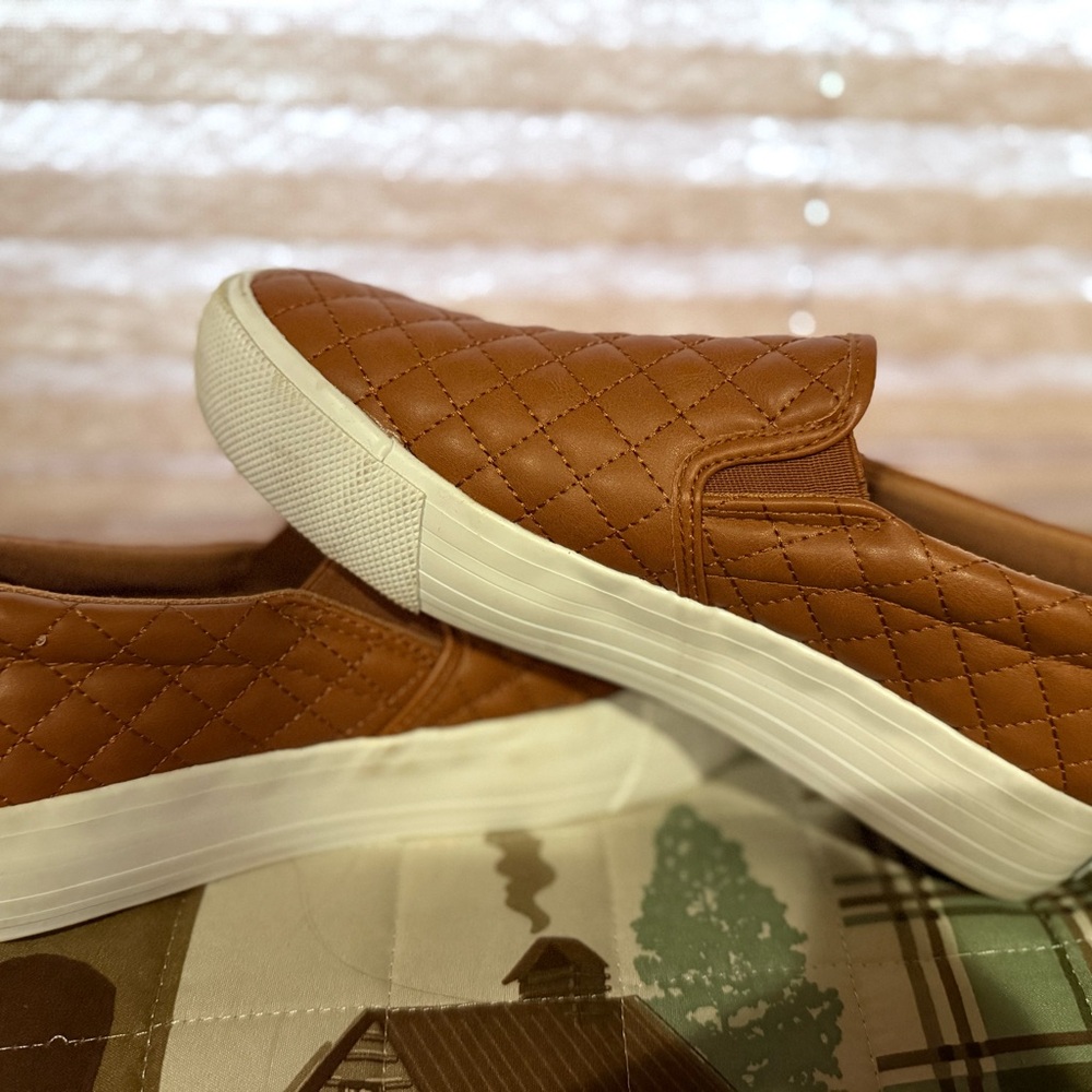 Mudd Quilted Brown Slip-On Loafers